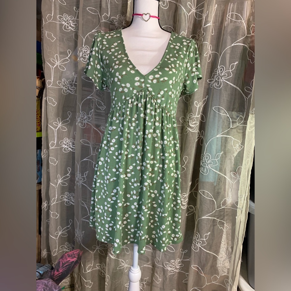 Aeropostale Green White Floral V Neck Dress